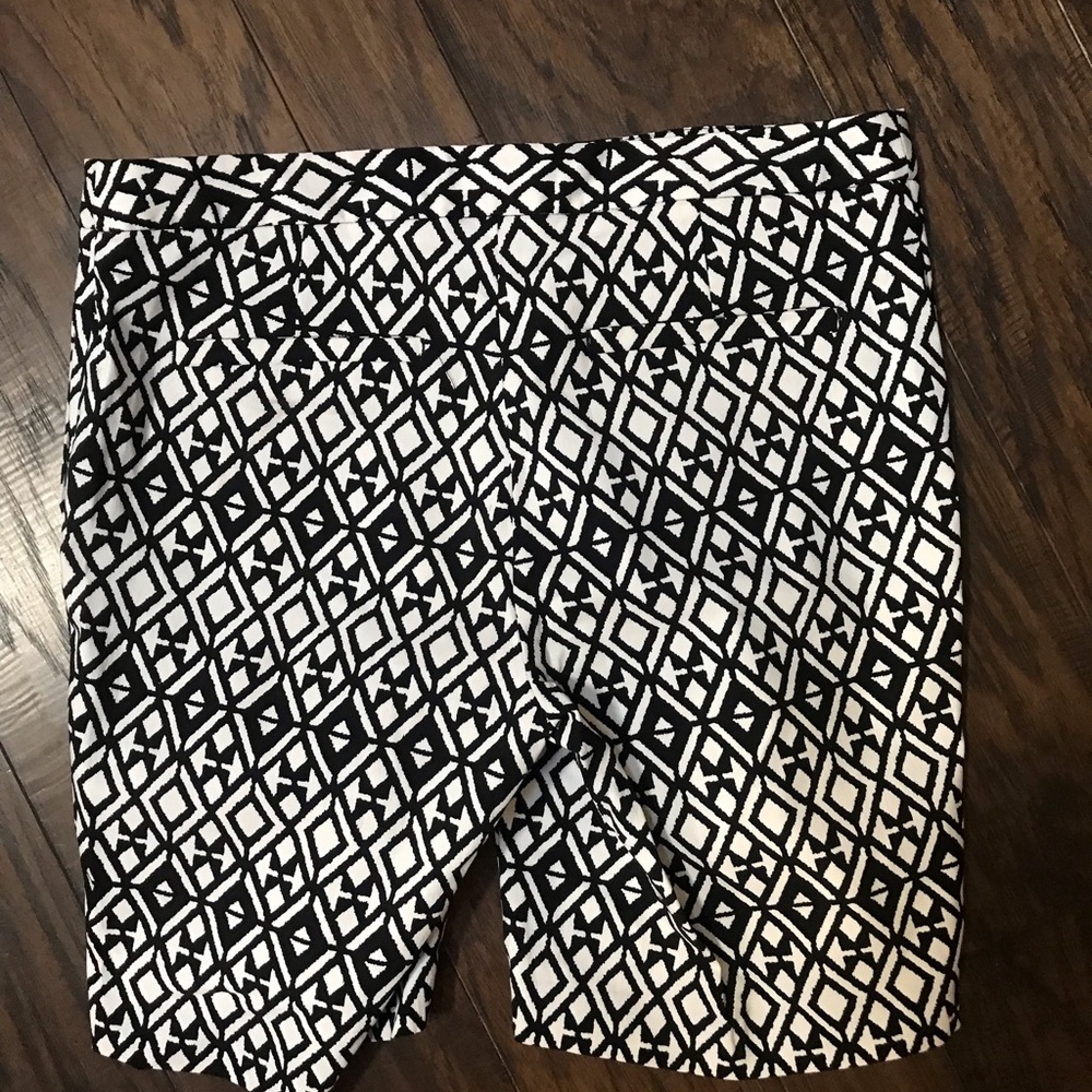 Mario Serrano Bermuda Shorts Size 10